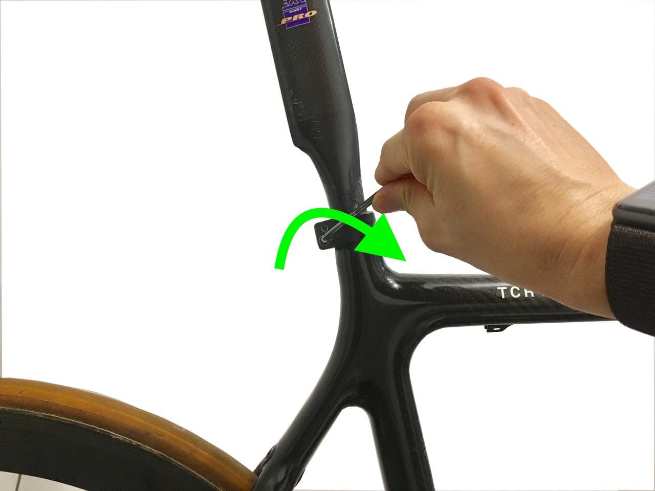 Pré serrage de la tige de selle
