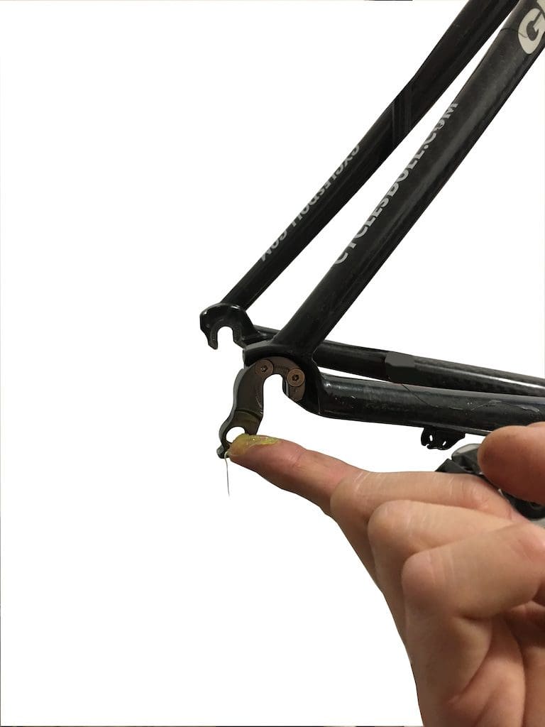 Graissage de la patte de d&eacute;railleur