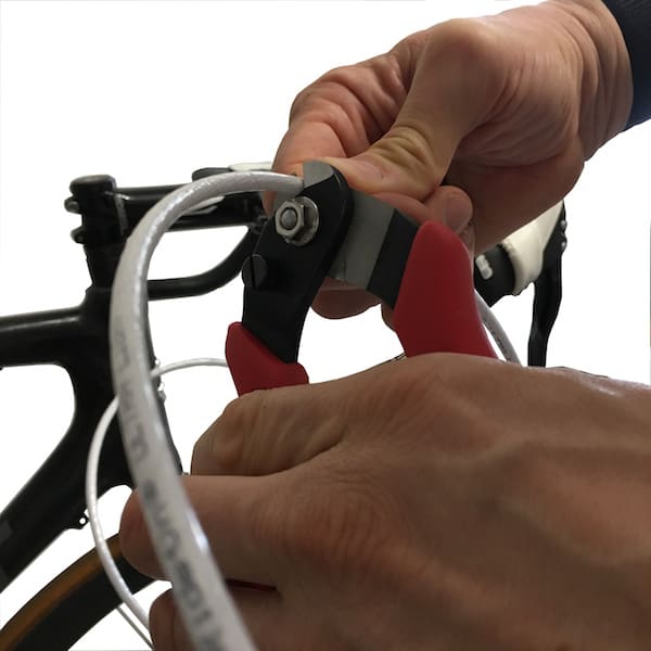 How to cut and fix brake and derailleurs cables and housings.