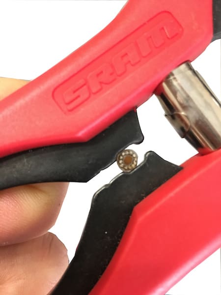 How to cut and fix brake and derailleurs cables and housings.