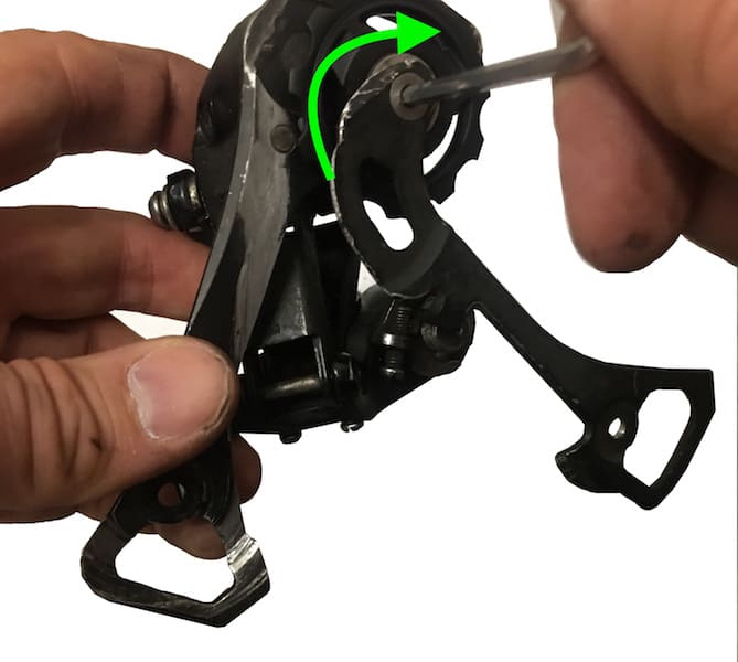 How to change your derailleur pulleys?
