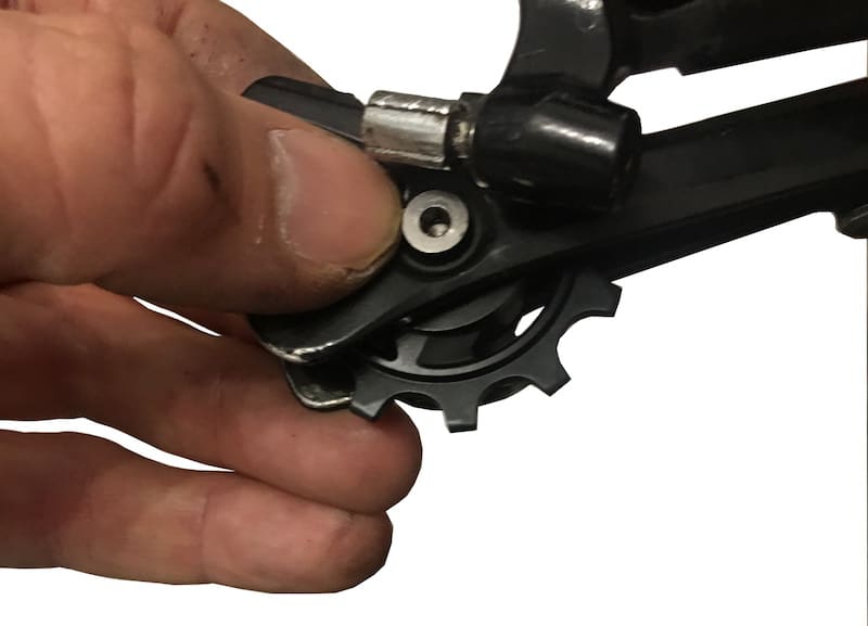 How to change your derailleur pulleys?