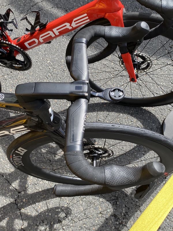 2022 Crit&eacute;rium Dauphin&eacute; Mat&eacute;riel des pros