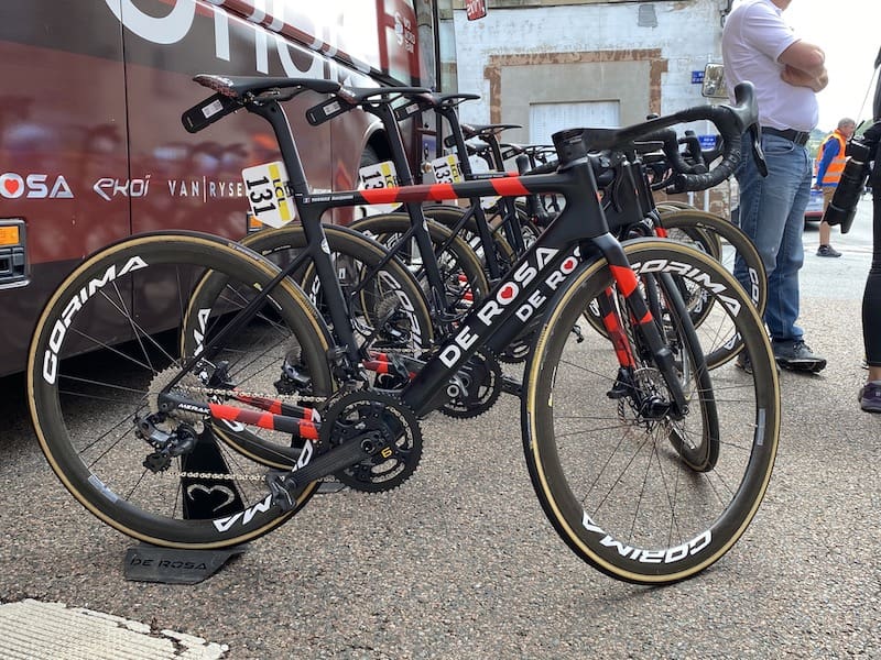 2022 Crit&eacute;rium Dauphin&eacute; Mat&eacute;riel des pros