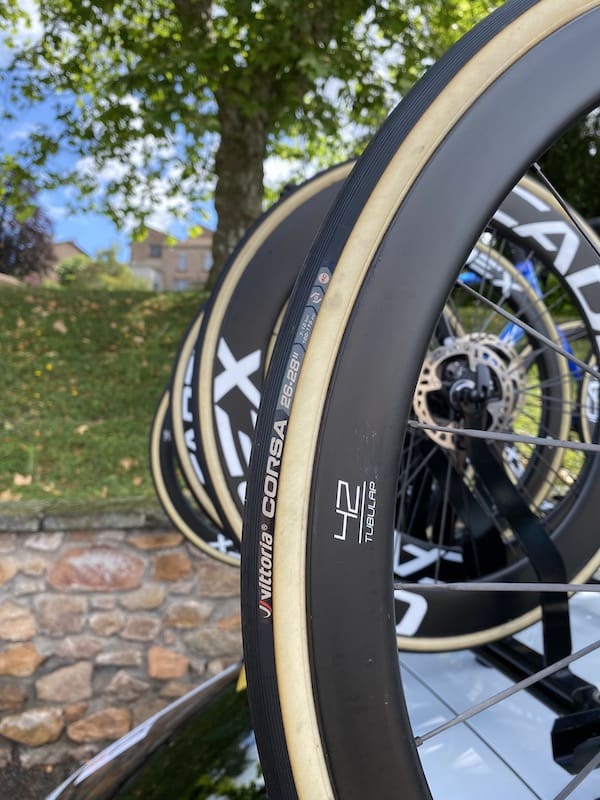 2022 Crit&eacute;rium Dauphin&eacute; Mat&eacute;riel des pros