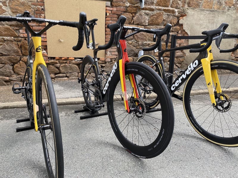 2022 Crit&eacute;rium Dauphin&eacute; Mat&eacute;riel des pros