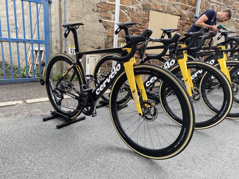 2022 Crit&eacute;rium Dauphin&eacute; Mat&eacute;riel des pros