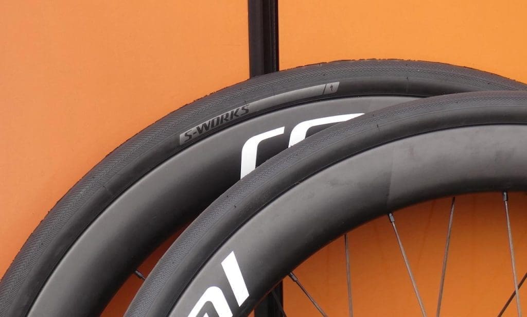 2023 Paris-Roubaix Femmes avec Zwift matériel et vélo