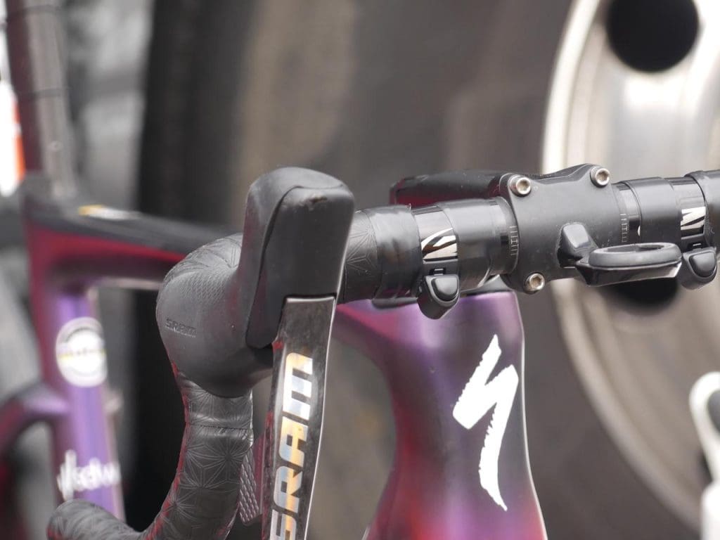 2023 Paris-Roubaix Femmes avec Zwift matériel et vélo
