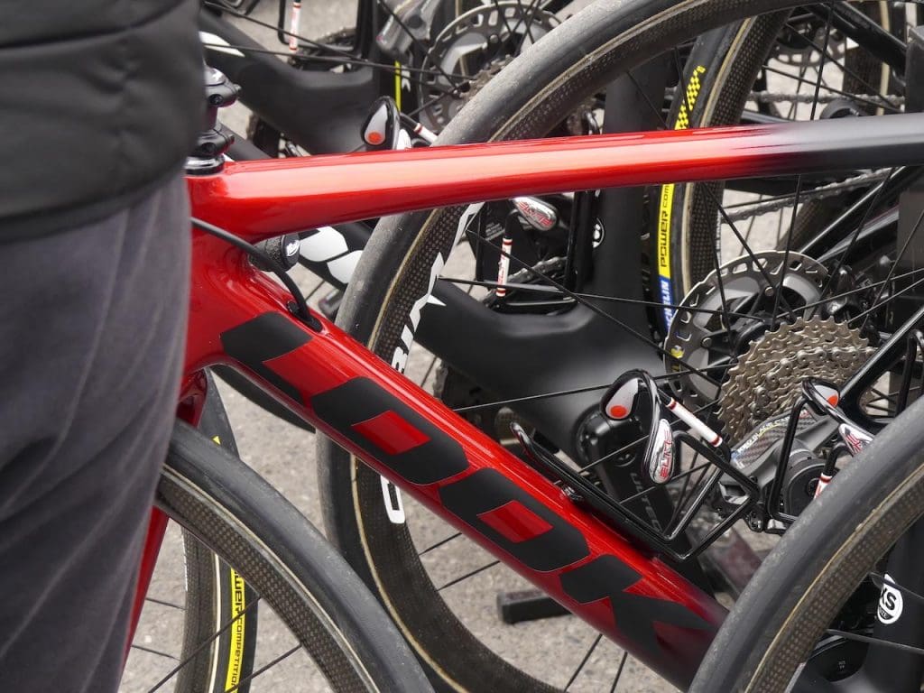 2023 Paris-Roubaix Femmes avec Zwift matériel et vélo