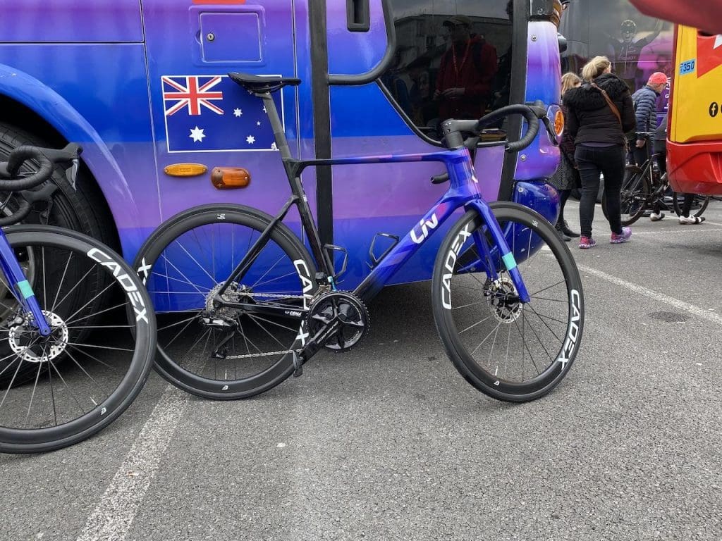 2023 Paris-Roubaix Femmes avec Zwift matériel et vélo