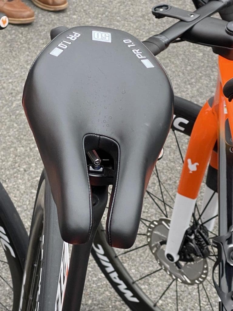2023 Paris-Roubaix Femmes avec Zwift matériel et vélo
