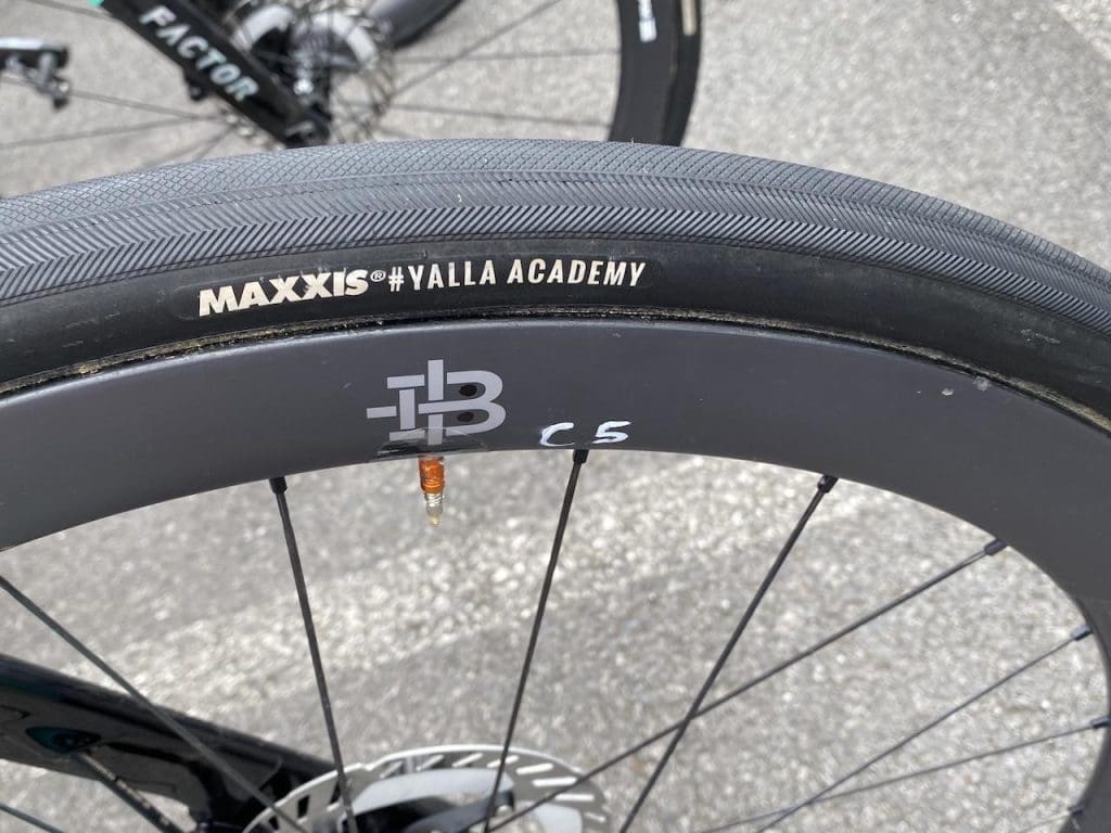 2023 Paris-Roubaix Femmes avec Zwift matériel et vélo