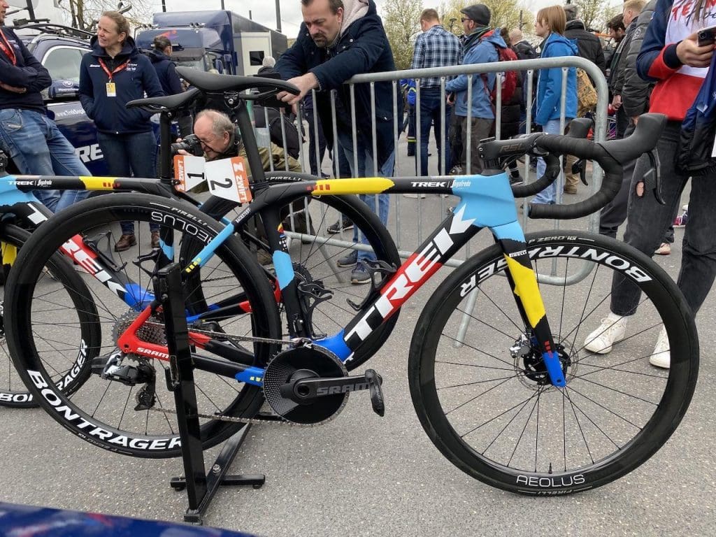 2023 Paris-Roubaix Femmes avec Zwift matériel et vélo