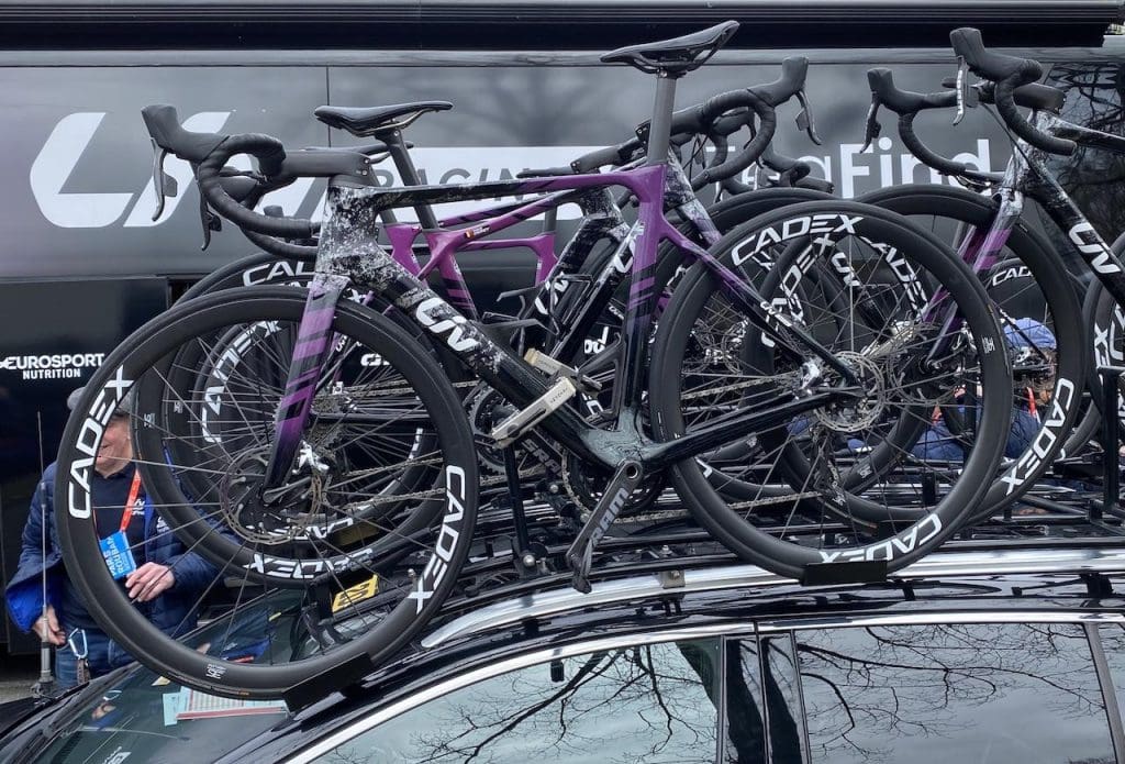2023 Paris-Roubaix Femmes avec Zwift matériel et vélo