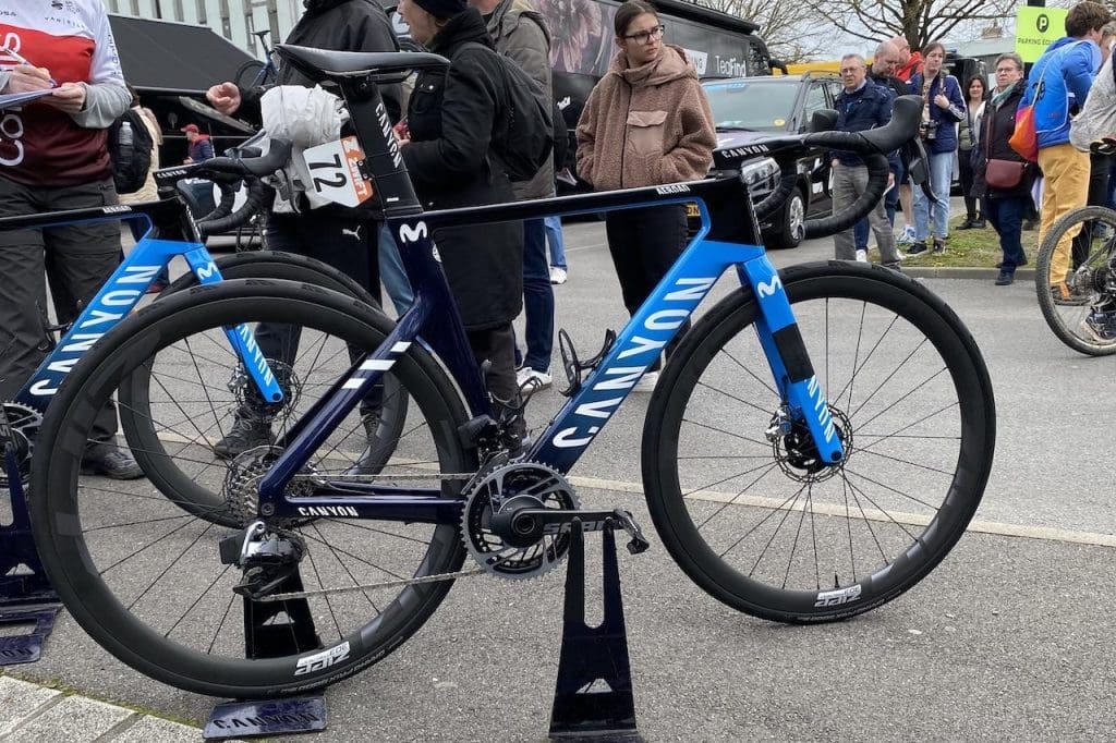 2023 Paris-Roubaix Femmes avec Zwift matériel et vélo