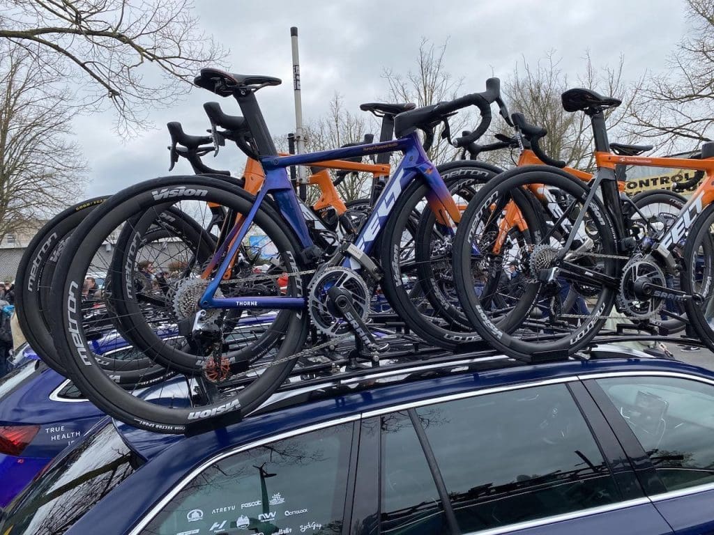 2023 Paris-Roubaix Femmes avec Zwift matériel et vélo