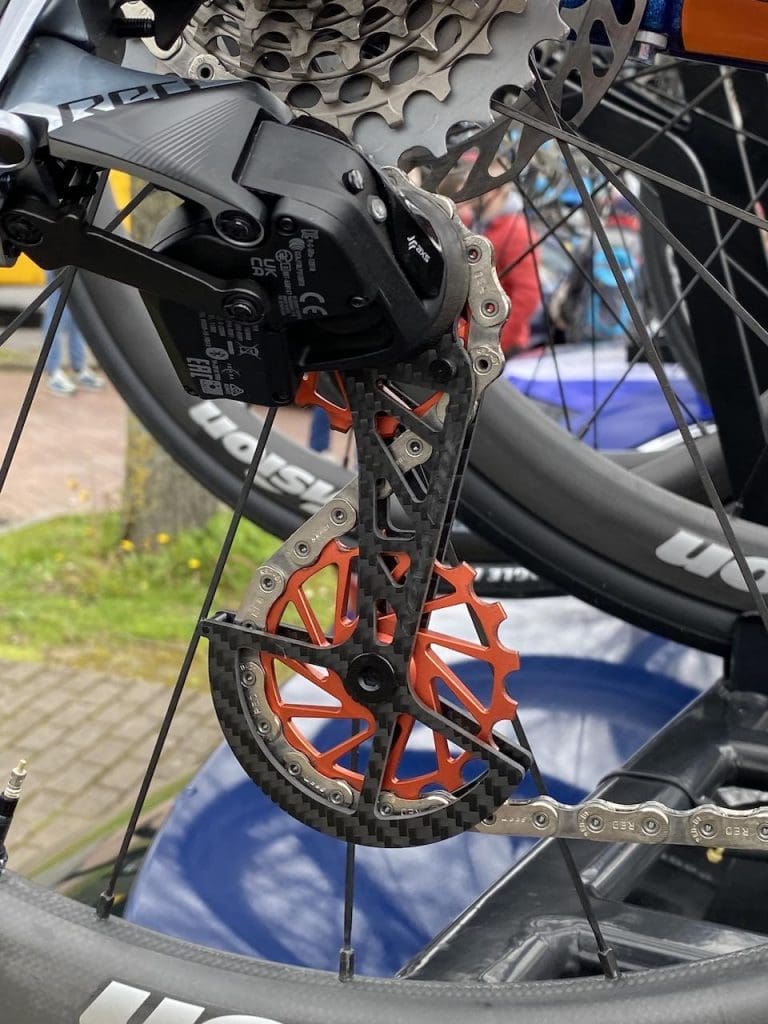 2023 Paris-Roubaix Femmes avec Zwift matériel et vélo