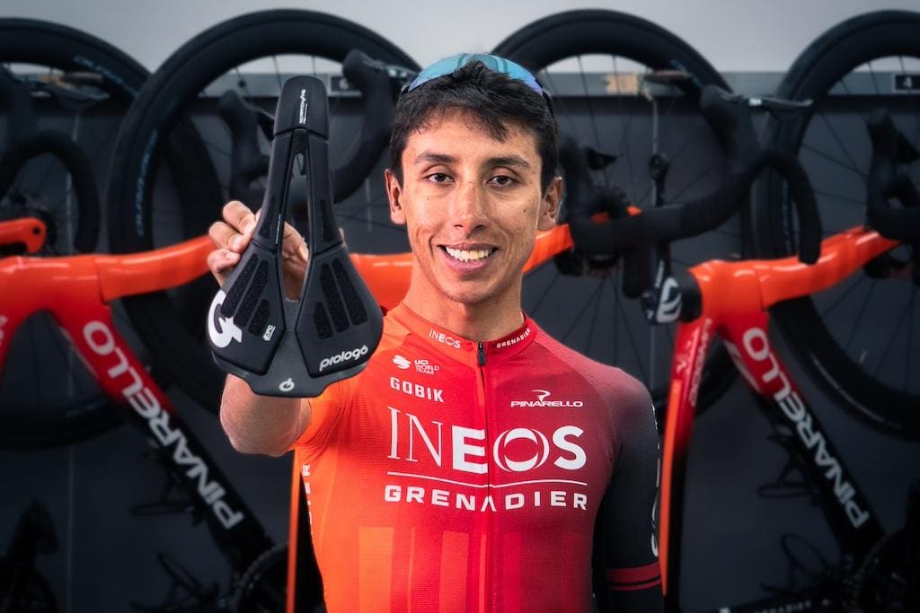 2024 Ineos-Grenadiers passe sur selles Prologo