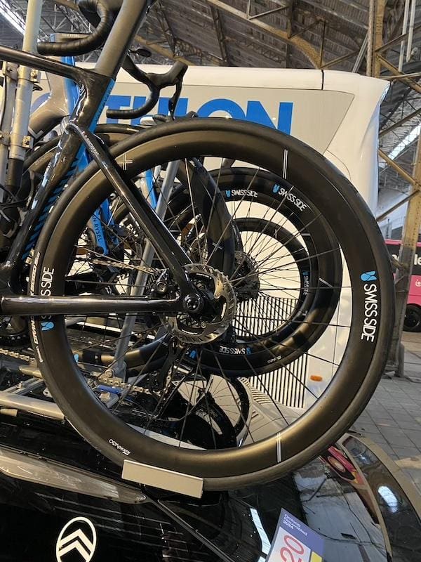 2024 vélos et matériel du Omloop Het Nieuwsblad