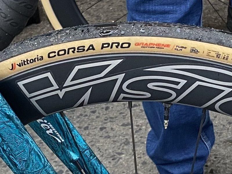 2024 vélos et matériel du Omloop Het Nieuwsblad