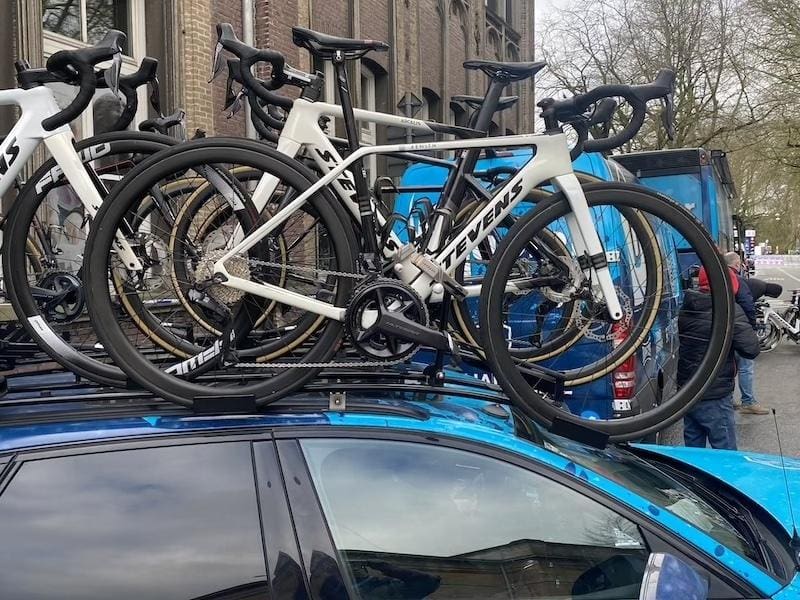 2024 vélos et matériel du Omloop Het Nieuwsblad