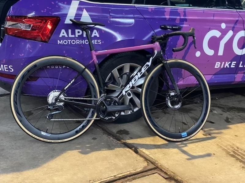 2024 vélos et matériel du Omloop Het Nieuwsblad
