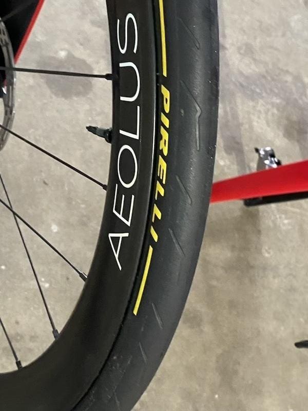 2024 vélos et matériel du Omloop Het Nieuwsblad