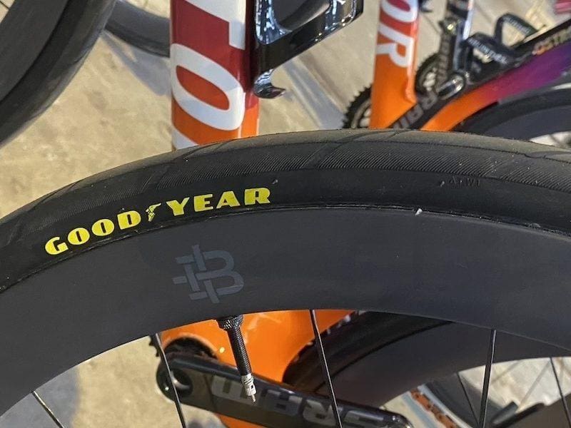 2024 vélos et matériel du Omloop Het Nieuwsblad