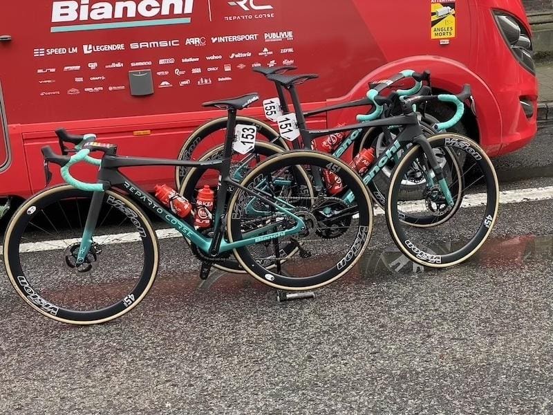 2024 vélos et matériel du Omloop Het Nieuwsblad