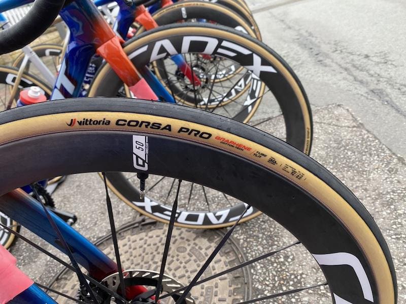 Les vélos et matériel des coureurs pros sur Paris-Nice 2024