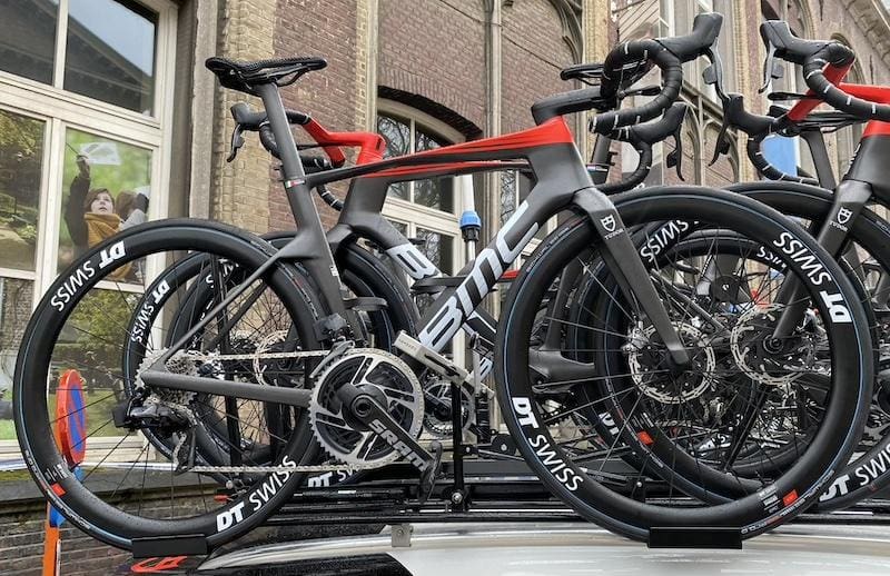 Vélo BMC Teammachine R1 de l'équipe Tudor Pro Cycling
