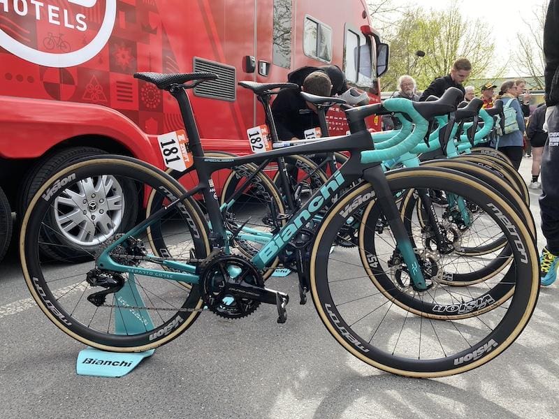 V&eacute;los et mat&eacute;riel de Paris-Roubaix femmes 2024