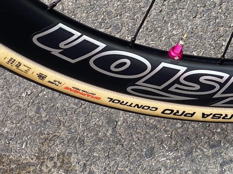 V&eacute;los et mat&eacute;riel de Paris-Roubaix femmes 2024