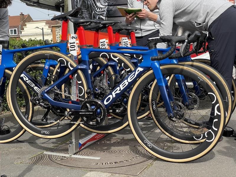 V&eacute;los et mat&eacute;riel de Paris-Roubaix femmes 2024
