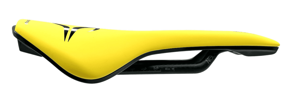Selle Prologo Nago R4 147 Tadej Pogačar Special Edition en Jaunepour le Tour, en rose pour le Giro