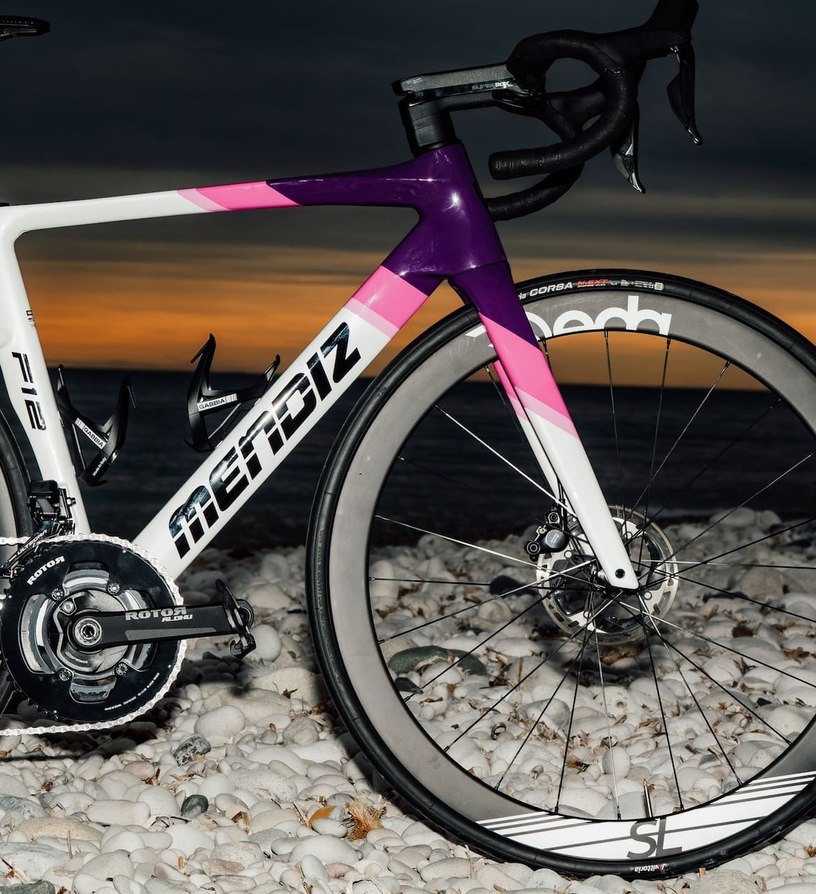vélo Mendiz F12 de l'équipe Laboral Kutxa-Euskadi pour 2025