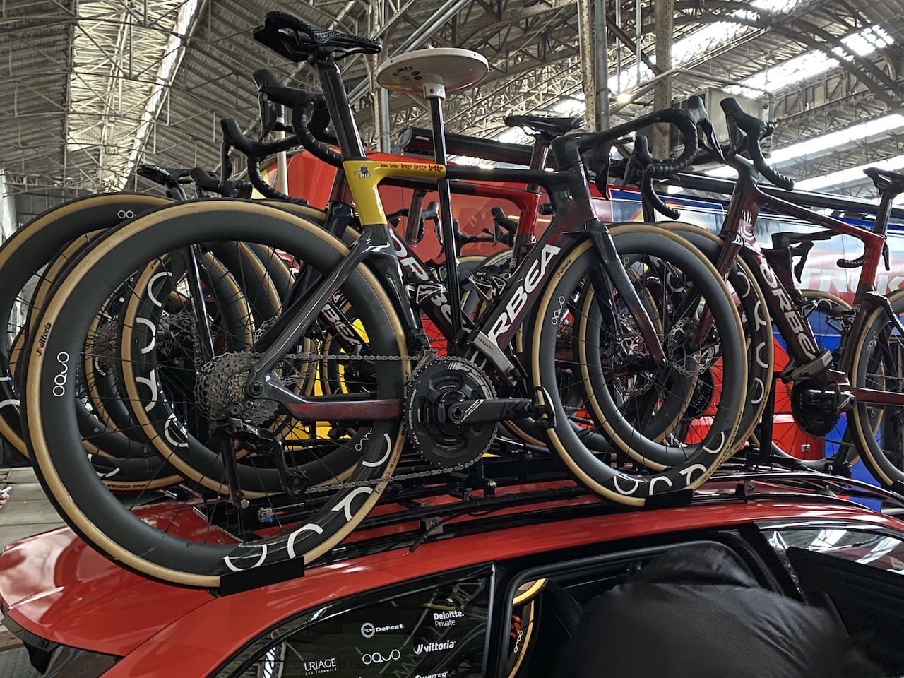 Les vélos et matériel du Omloop Het Nieuwsbald 2025