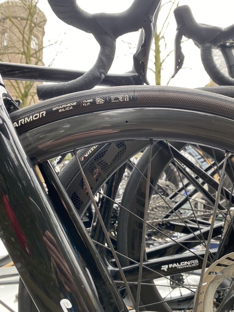Les vélos et matériel du Omloop Het Nieuwsbald 2025