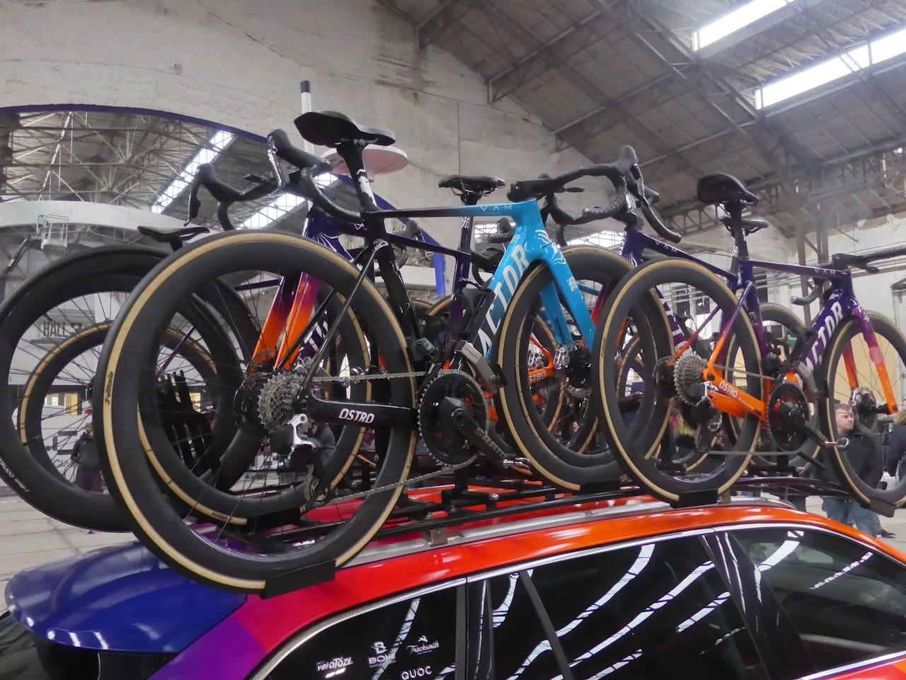 Vélo Factor Ostro Vam de l'équipe Humano Powered Health