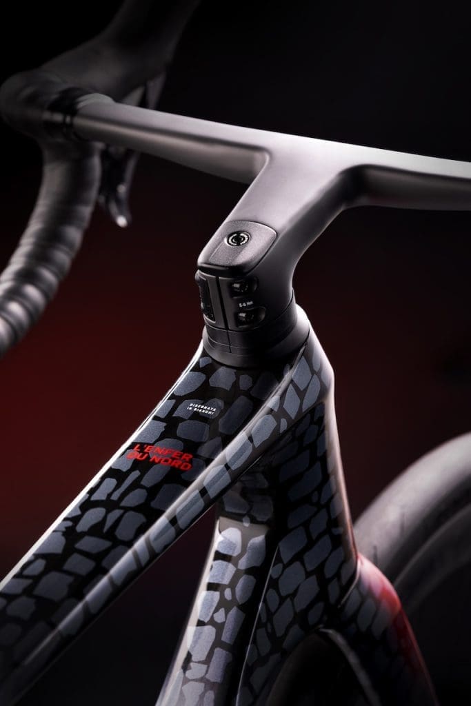 2026 s&eacute;rie limit&eacute;e Bianchi Infinito Paris-Roubaix