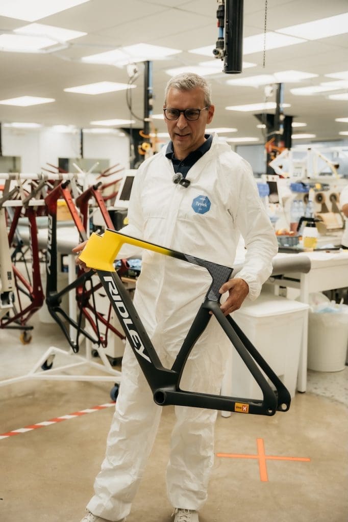 Vélo Ridley Noah Fast 3.0 peint par par Jochim Aerts pour le Maillot Jaune Torstein Træen