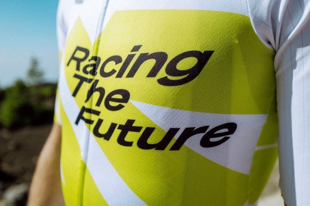2023 maillot Q36.5 Pro Cycling Team R2 Racing The Future pour Qhubeka et Bicycle World Relief