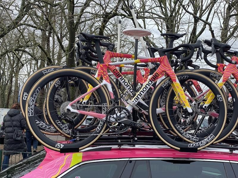 Les vélos et matériel des coureurs pros sur Paris-Nice 2024