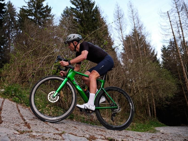 Vélo de route 3T Strada Italia 2024