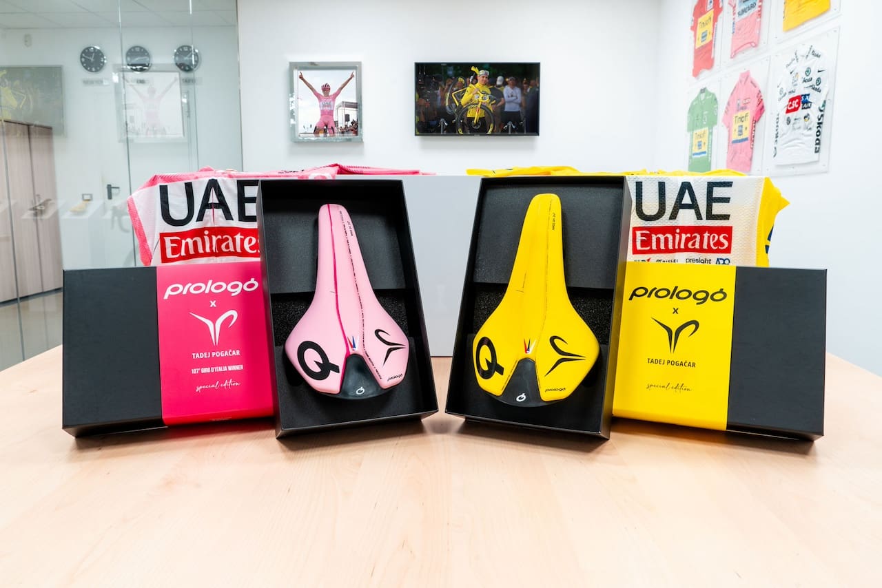 Selle Prologo Nago R4 147 Tadej Pogačar Special Edition en Jaunepour le Tour, en rose pour le Giro
